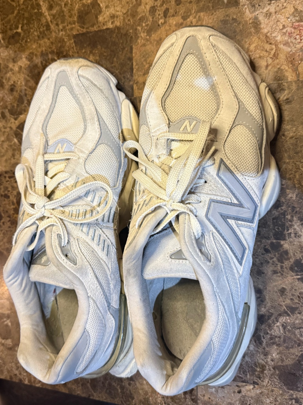 New Balance 9060 Mens Size 12 Off-White/Cream Lightweight Sneakers